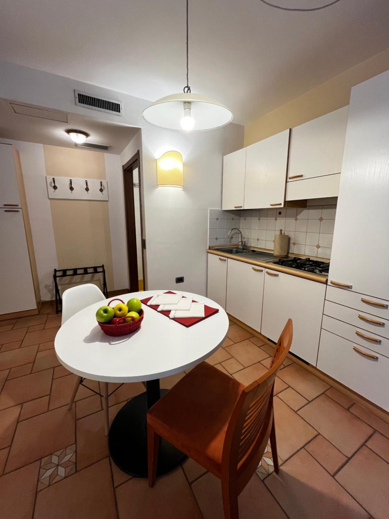 Manci Apartments By Hotel America Trento Luaran gambar