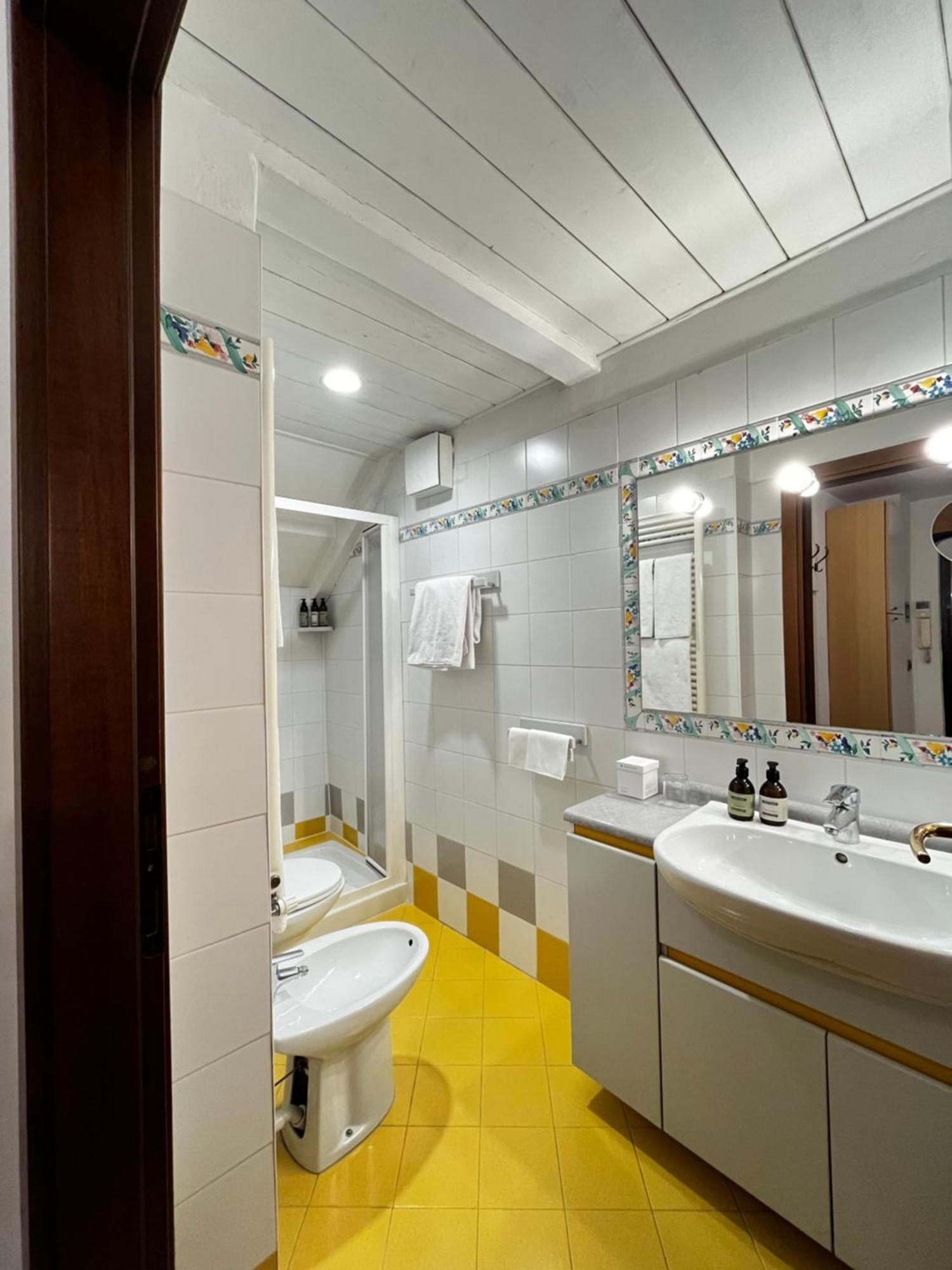 Manci Apartments By Hotel America Trento Luaran gambar