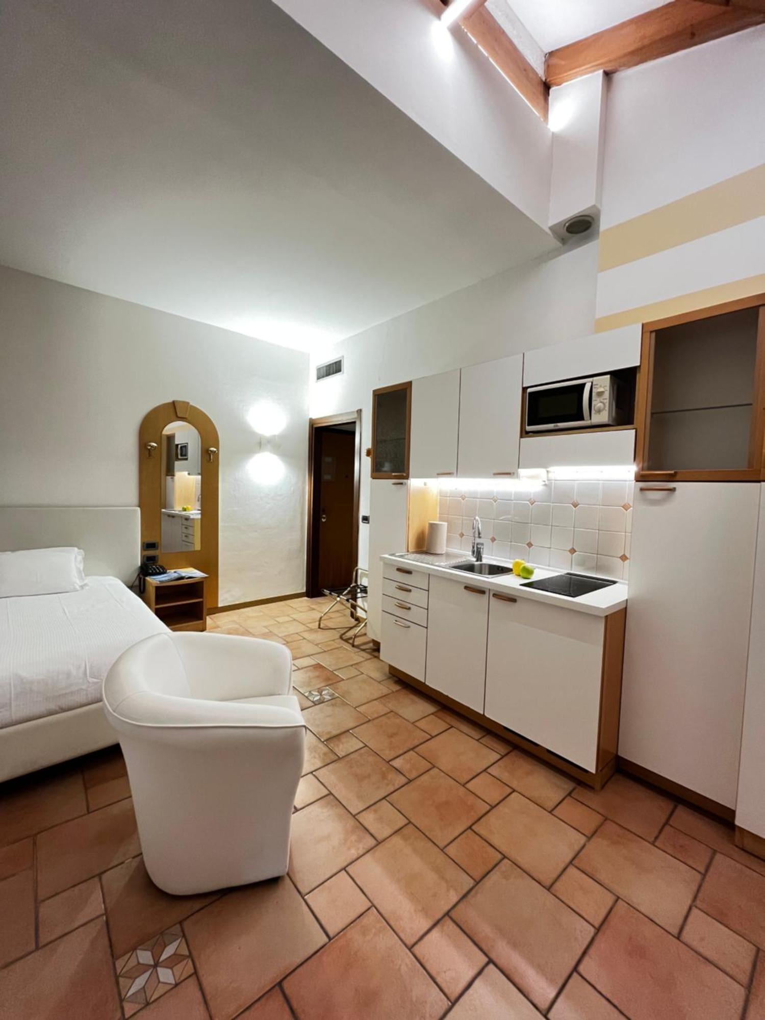 Manci Apartments By Hotel America Trento Luaran gambar