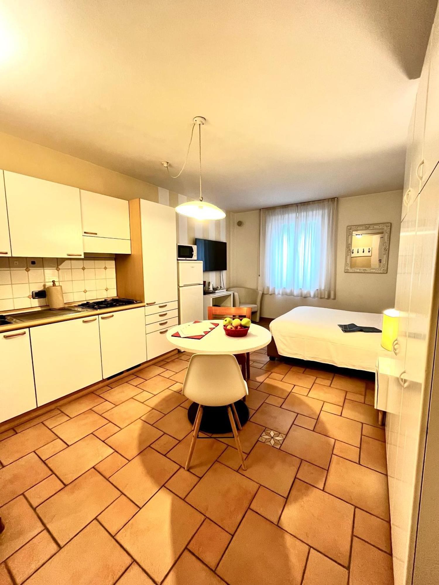 Manci Apartments By Hotel America Trento Luaran gambar